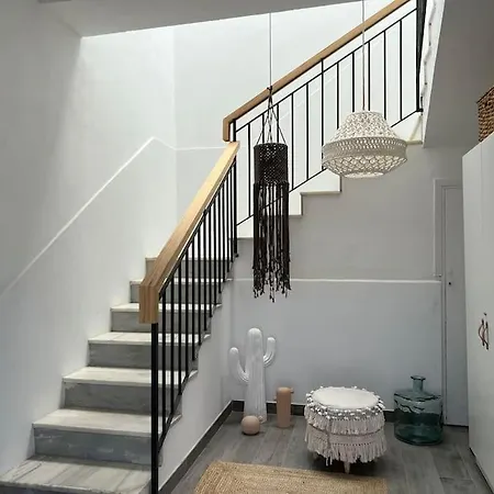Lf Level Apartment *
